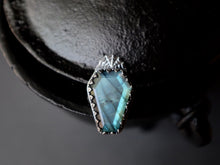 Load image into Gallery viewer, Size 7.5 Morticia ring with Labradorite