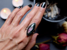 Load image into Gallery viewer, Size 8.5 Purple Labradorite ring