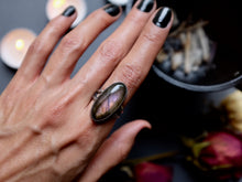Load image into Gallery viewer, Size 8 Purple Labradorite ring