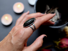 Load image into Gallery viewer, Size 8.5 Purple Labradorite ring
