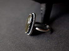 Load image into Gallery viewer, Size 11 Purple Labradorite ring