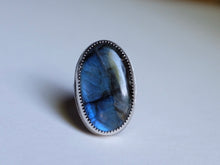 Load image into Gallery viewer, Size 8 Labradorite Ring
