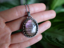Load image into Gallery viewer, Purple Labradorite Pendant