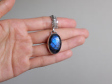 Load image into Gallery viewer, Labradorite Pendant