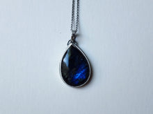 Load image into Gallery viewer, Labradorite Metamorphosis Pendant