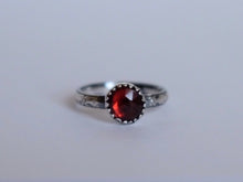 Load image into Gallery viewer, Size 6 Garnet ring