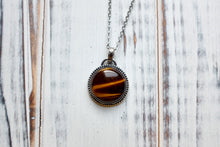 Load image into Gallery viewer, Round Tiger's Eye Pendant