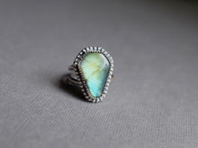 Load image into Gallery viewer, Size 9 Labradorite coffin ring