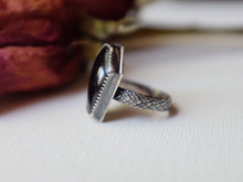 Load image into Gallery viewer, Vampira Coffin Ring