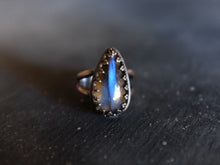 Load image into Gallery viewer, Labradorite Ring