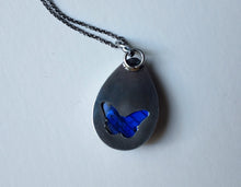 Load image into Gallery viewer, Labradorite Metamorphosis Pendant