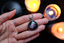 Load image into Gallery viewer, Purple Labradorite pendant - Spiderweb bail