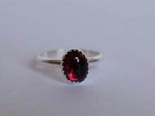 Load image into Gallery viewer, Size 6.5 Garnet ring