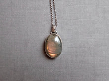 Load image into Gallery viewer, Orange Labradorite pendant