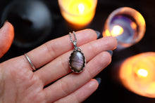 Load image into Gallery viewer, Purple Labradorite pendant
