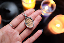 Load image into Gallery viewer, Orange Labradorite pendant