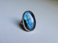 Load image into Gallery viewer, Size 8 Labradorite Ring