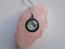 Load image into Gallery viewer, Glow Green Fluorite pendant