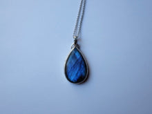 Load image into Gallery viewer, Labradorite Metamorphosis Pendant