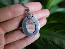 Load image into Gallery viewer, Purple Labradorite Pendant