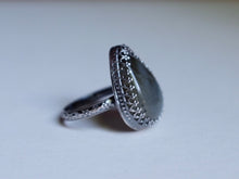 Load image into Gallery viewer, Size 10 Labradorite Ring