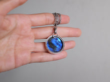 Load image into Gallery viewer, Round Labradorite Pendant