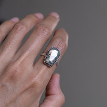 Load image into Gallery viewer, Size 7.5 Moss Agate Ring
