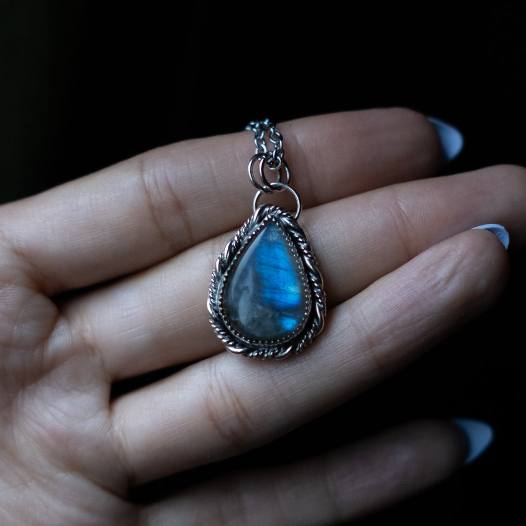 Labradorite pendant