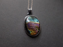 Load image into Gallery viewer, Multicolor Labradorite pendant
