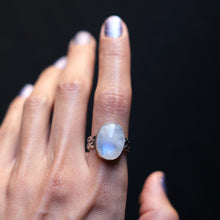 Load image into Gallery viewer, Size 9 Moonstone ring
