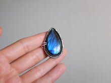 Load image into Gallery viewer, Made to order - Labradorite Statement Ring
