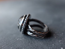 Load image into Gallery viewer, Size 8 New Moon Ring

