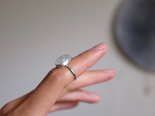 Load image into Gallery viewer, Size 5 Moonstone ring
