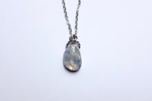 Load image into Gallery viewer, Faceted Moonstone pendant - rope bail
