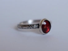 Load image into Gallery viewer, Size 9 Garnet ring
