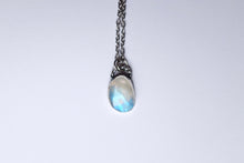 Load image into Gallery viewer, Faceted Moonstone pendant - rope bail
