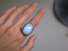 Load image into Gallery viewer, Size 7 Moonstone Statement ring
